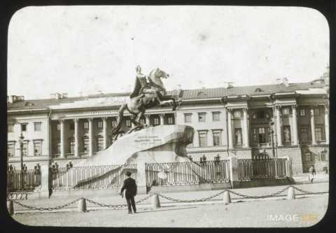 Statue de Pierre le Grand (Saint-Pétersbourg)